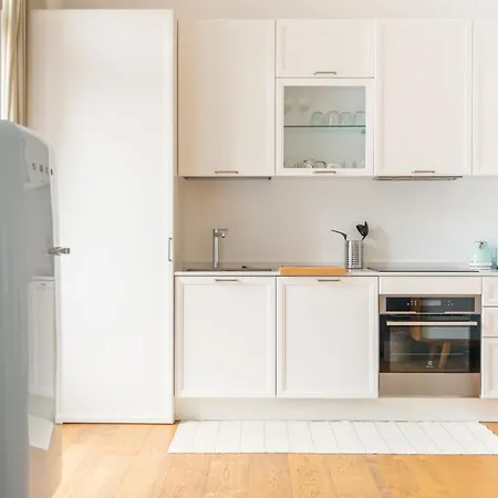 Lägenhet Isola - Bright 2-room With Balcony Milano