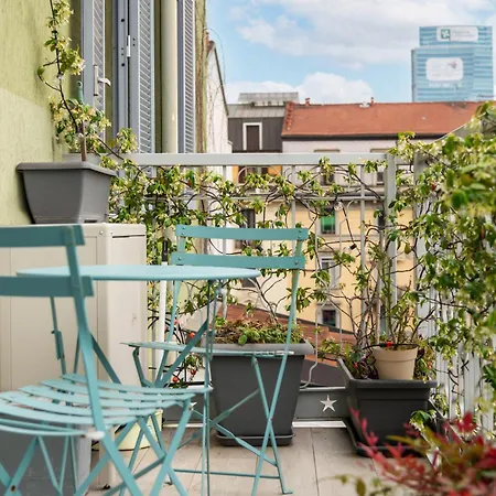 Isola - Bright 2-room With Balcony Lägenhet *