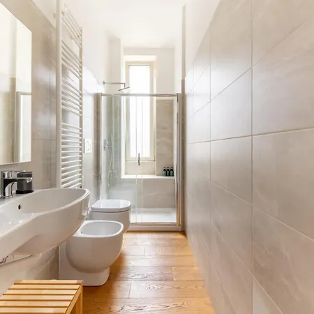 Isola - Bright 2-room With Balcony Lägenhet Milano